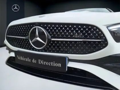 Photo 12 Mercedes Classe A 250 e Hybrid EQ AMG Line