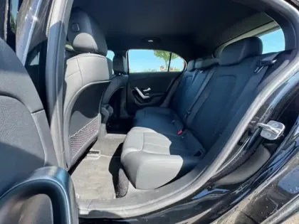 Photo 16 Mercedes Classe A 200 d Progressive Line