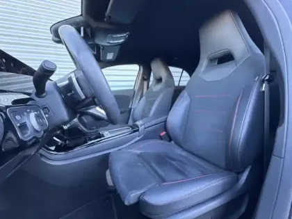 Photo 11 Mercedes Classe A 180 AMG Line