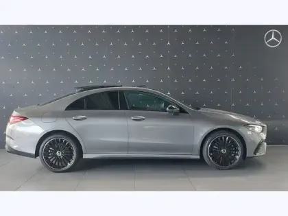 Photo 11 Mercedes CLA  250 e Hybrid EQ Coupé AMG 