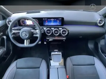 Photo 10 Mercedes Classe A 200 d AMG Line