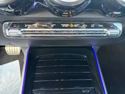 Photo 21 Mercedes GLB Gén. I (X247) Ph2 AMG Line 5