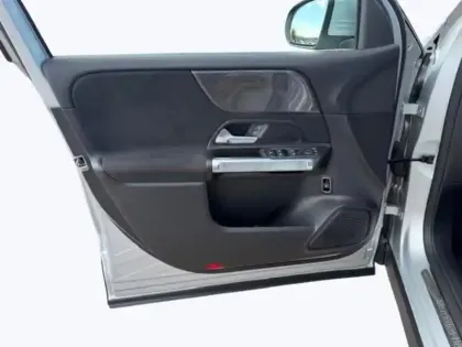 Photo 37 Mercedes GLB 220 d 4MATIC AMG Line