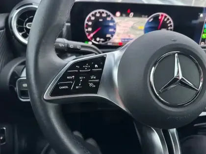 Photo 21 Mercedes Classe A Gén. IV (W177) Ph2 Progressive Line 5