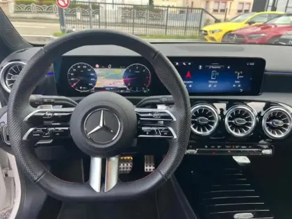 Photo 24 Mercedes Classe A A 180 Compacte AMG LINE