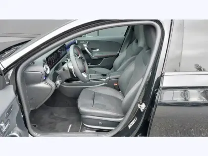 Photo 11 Mercedes Classe A 200 d AMG Line