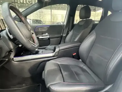 Photo 10 Mercedes Classe B 200 AMG Line