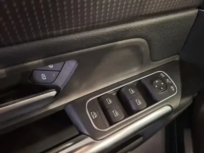 Photo 30 Mercedes EQA Gén. I (H243) Ph1 Business Line 5