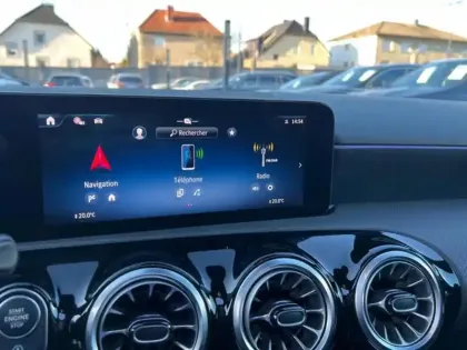 Photo 21 Mercedes Classe A 200 d AMG Line