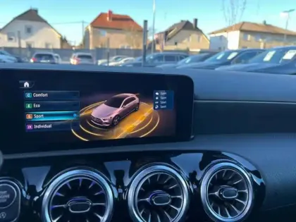 Photo 13 Mercedes Classe A 200 d AMG Line