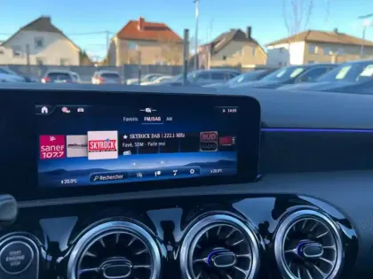 Photo 17 Mercedes Classe A 200 d AMG Line