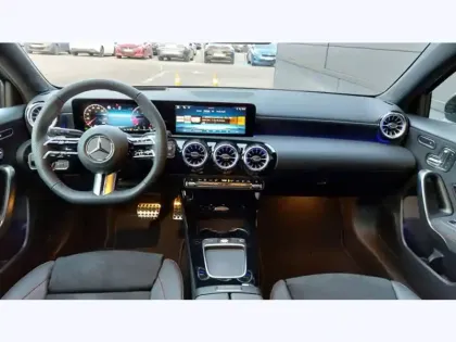 Photo 10 Mercedes Classe A 200 d Star Edition