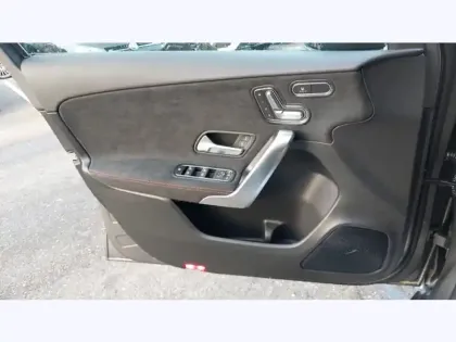 Photo 20 Mercedes Classe A 200 d Star Edition