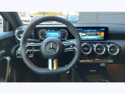 Photo 12 Mercedes Classe A 200 d Star Edition