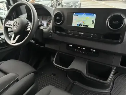 Photo 15 Mercedes Sprinter 317 CDI 37 L2H2 12M3 170CH BVA