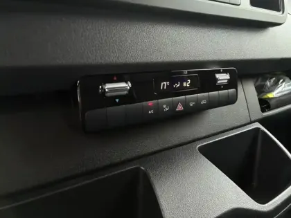 Photo 26 Mercedes Sprinter 317 CDI 37 L2H2 12M3 170CH BVA