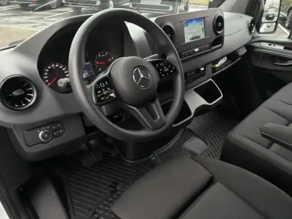 Photo 16 Mercedes Sprinter 317 CDI 37 L2H2 12M3 170CH BVA