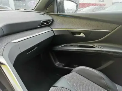 Photo 22 Peugeot 3008 Hybrid 225 Allure Pack 1.6 224