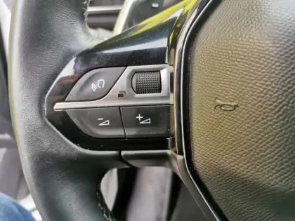 Photo 15 Peugeot 3008 Hybrid 225 Allure Pack 1.6 224