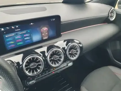 Photo 8 Mercedes Classe A 250 e Hybrid EQ AMG Line