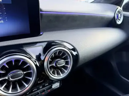 Photo 8 Mercedes Classe A 180 d AMG Line