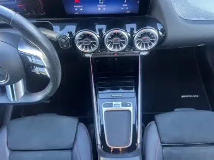 Photo 12 Mercedes GLA 200 d AMG Line