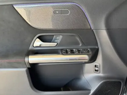 Photo 16 Mercedes Classe B 200 AMG Line