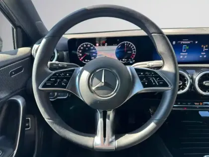 Photo 15 Mercedes Classe A 250 e Hybrid EQ Progressive Li