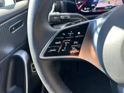 Photo 13 Mercedes Classe A 250 e Hybrid EQ Progressive Li