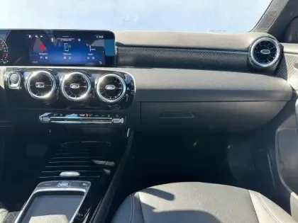 Photo 14 Mercedes Classe A 250 e Hybrid EQ Progressive Li