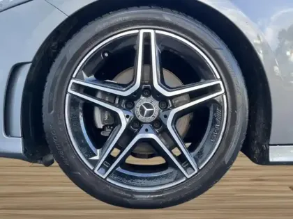 Photo 6 Mercedes Classe A 200 d AMG Line