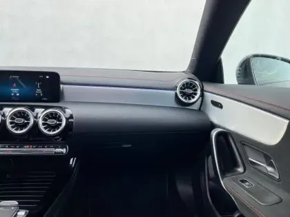 Photo 28 Mercedes CLA  220 d Coupé AMG Line