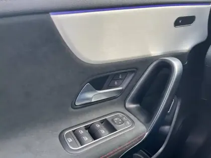 Photo 5 Mercedes CLA  220 d Coupé AMG Line