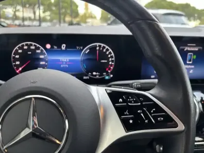 Photo 18 Mercedes GLA 250 e Business Line