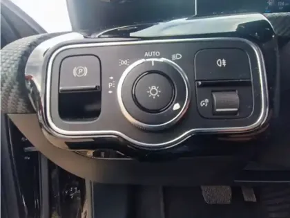 Photo 21 Mercedes Classe A Gén. IV (W177) Ph1 Style Line 5