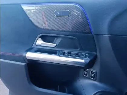 Photo 10 Mercedes GLA 250 e AMG Line