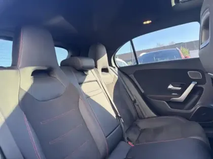 Photo 10 Mercedes Classe A 180 d AMG Line