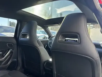 Photo 11 Mercedes Classe A 180 d AMG Line