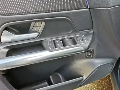 Photo 17 Mercedes GLA 250 e Business Line 8 G-DCT