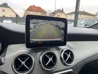 Photo 15 Mercedes GLA  200 d Fascination