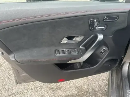 Photo 19 Mercedes CLA  250 e Hybrid EQ Shooting B