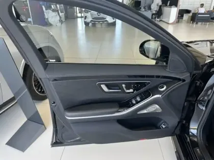 Photo 56 Mercedes CLA 580 e Berline AMG Line