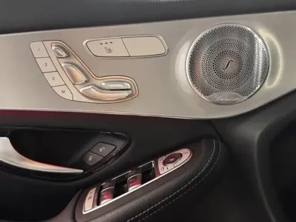 Photo 41 Mercedes GLC  300e 4MATIC SUV AMG Line