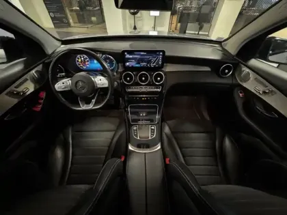 Photo 38 Mercedes GLC  300e 4MATIC SUV AMG Line