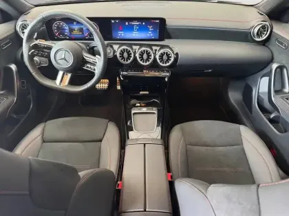 Photo 17 Mercedes CLA  220 d Coupé AMG Line