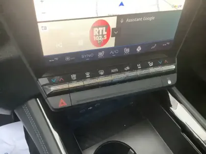 Photo 15 Renault Rafale Nouveau E-Tech full hybrid 200ch esprit Alpine