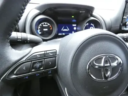 Photo 13 Toyota Yaris 120 VVT-i Design