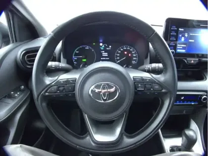 Photo 15 Toyota Yaris Hybride 116h Dynamic