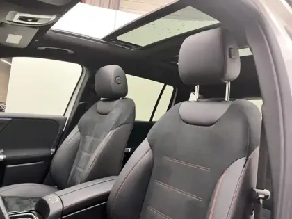 Photo 15 Mercedes GLB 200 d AMG Line