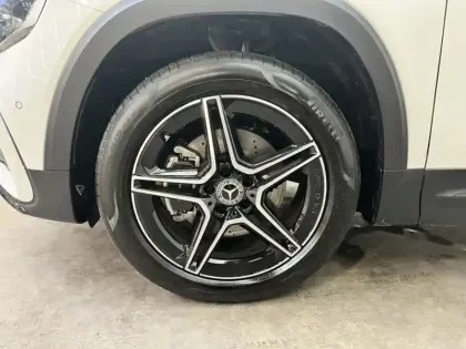 Photo 8 Mercedes GLB 200 d AMG Line